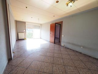 Piso en venta en Les Arenes - La Grípia  Can Montllor en Terrassa