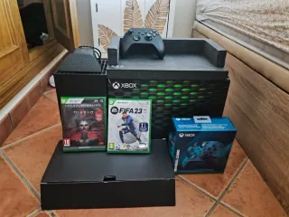 Xbox Series X + Mando x2 + Juegos + base carga 