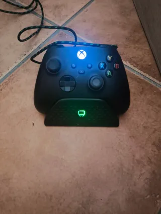 Xbox Series X + Mando x2 + Juegos + base carga 