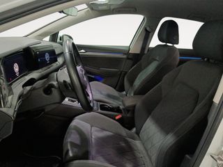 Volkswagen Golf Style eTSI