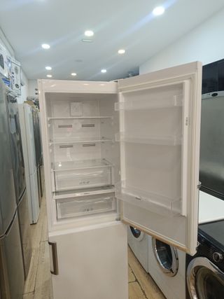 Nevera Candy Blanca con Garantía