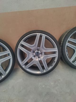 Llantas Mercedes 22" (con neumáticos)