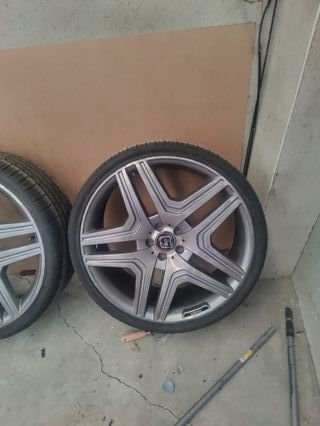 Llantas Mercedes 22" (con neumáticos)