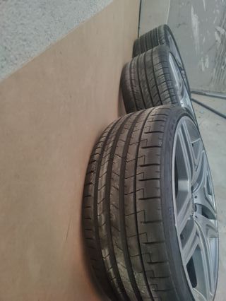Llantas Mercedes 22" (con neumáticos)