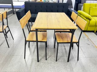 Mesa y 4 Sillas Comedor Madera y Metal