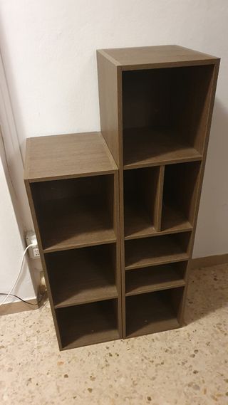 Mensole in legno marrone da terra o muro