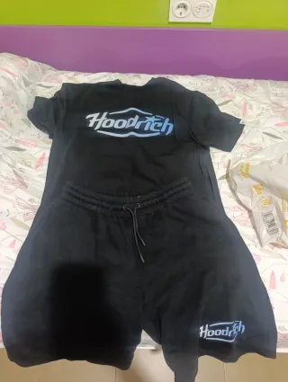 Chándal Hoodrich
Como nuevo cada parte valía 35€