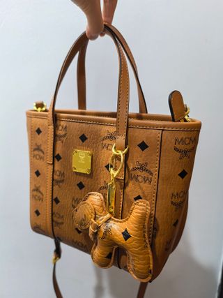 Bolso Tote MCM Marrón con Llavero Perro