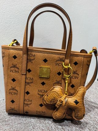 Bolso Tote MCM Marrón con Llavero Perro