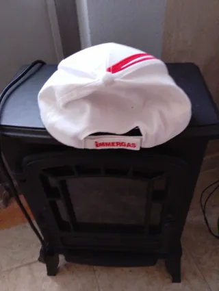 Cappellino Caius Immergas Bianco Rosso