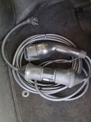 Cargador  coche eléctrico volvo 