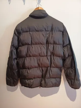 Chaqueta Guess Negra Plumas