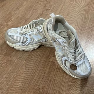 Zapatillas New Balance 530 Beige/Blanco