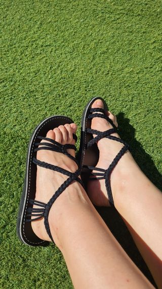 Sandalias negras trenzadas mujer