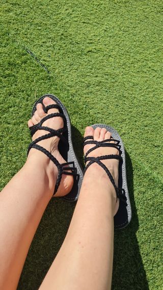 Sandalias negras trenzadas mujer