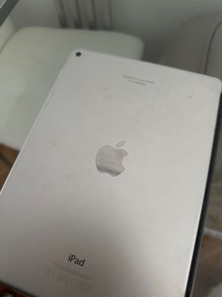 Apple iPad 5ta Gen Blanco  piezas o arreglo