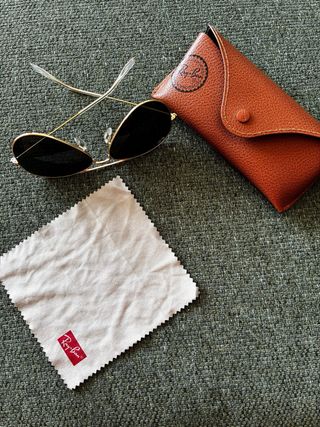 Gafas Ray-Ban Aviator Doradas y Negras