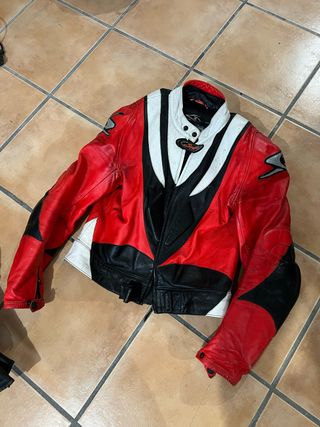 Mono de cuero Spike