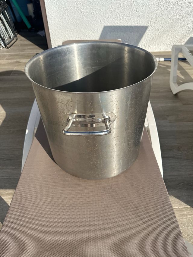 Cacerola de Metal Plateada