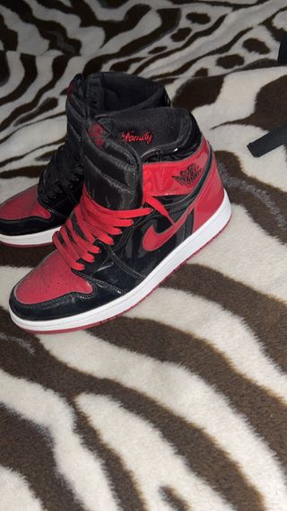 Jordan 1 Rojo y Negro Patent Leather