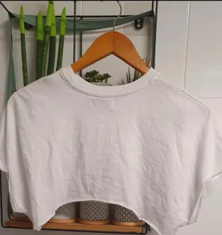 Sobre camisa / Top Bershka blanco