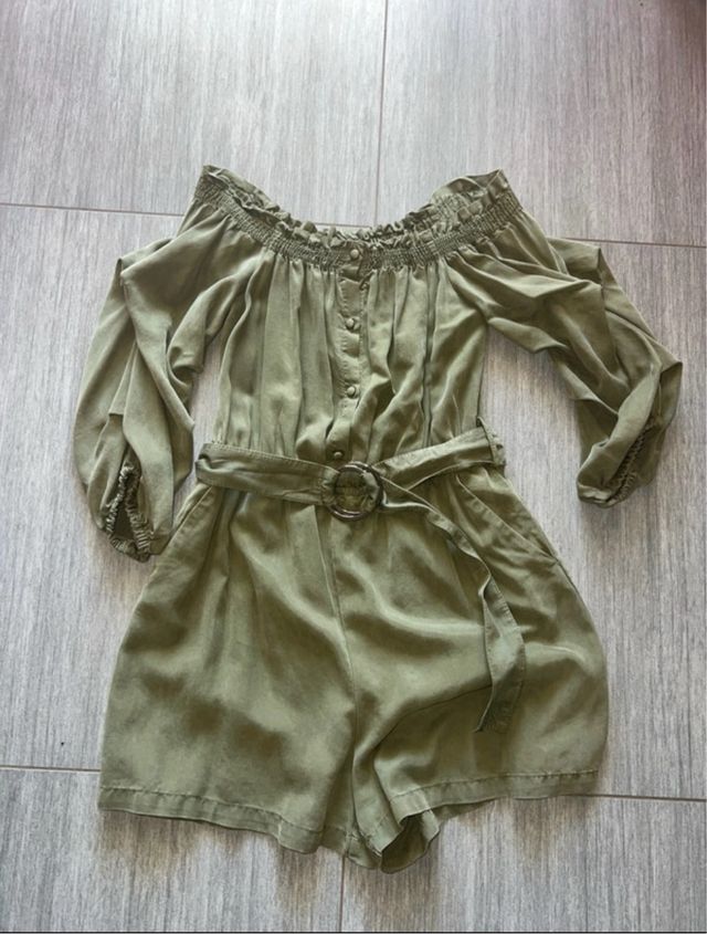 Mono corto verde militar de zara