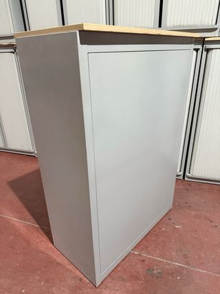 ARMARIOS METÁLICOS Y PVC. PUERTAS PERSIANA 130x90