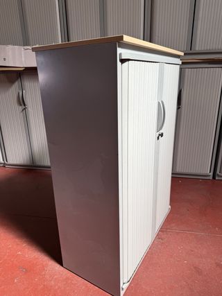 ARMARIOS METÁLICOS Y PVC. PUERTAS PERSIANA 130x90