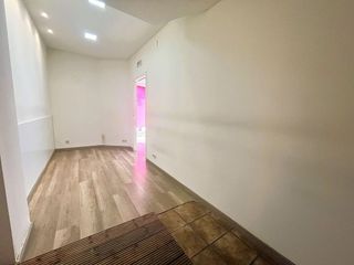 Local comercial en venta en Palau-solità i Plegamans