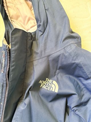 Chaqueta The North Face Azul y Beige