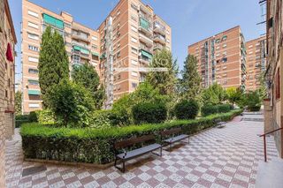 Piso en alquiler en Polígono Cartuja – La Paz en Granada