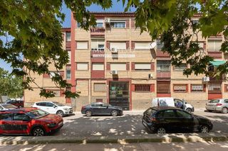 Piso en alquiler en Polígono Cartuja – La Paz en Granada