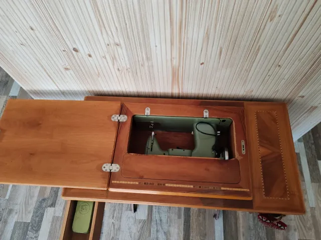 ¡¡ REBAJADO!! Máquina de coser antigua SIGMA