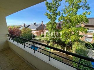 Casa adosada en alquiler en Prado de Somosaguas en Pozuelo de Alarcón
