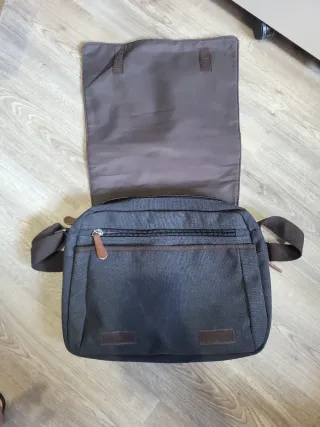 Bandolera para portátil negra y marrón