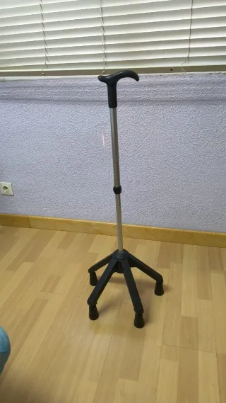 Bastón ortopédico cuadripedia