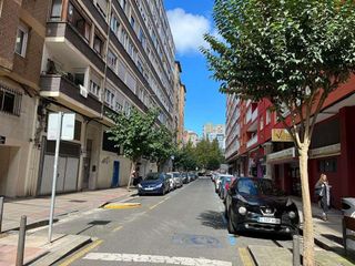 Local comercial en venta en Castilla - Hermida en Santander