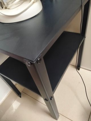 Mesita auxiliar Ikea negra sin abrir