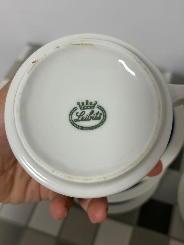 Set di 6 tazze e piattini in porcellana