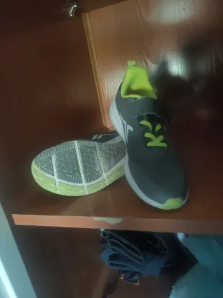 Calzado deportivo niños gris y verde