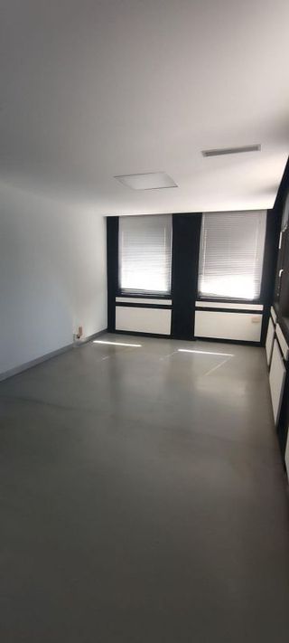 Oficina en alquiler en La Buhaira en Sevilla