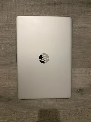 Laptop HP 15s-fq2159ns 8/256GB SSD COMO NUEVO!!