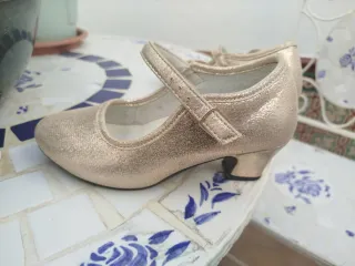 Zapatos flamenca niña dorados T.34
