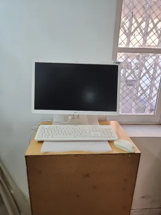 Ordenador blanco 140€