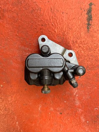 Pinza Freno trasero Piaggio Beverly 125 2004