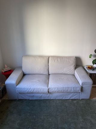 Sofá Kivik de 2 plazas gris