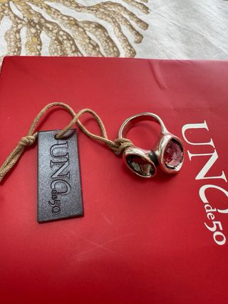 Anillo UNOde50 piedras Swarovski rosa y gris