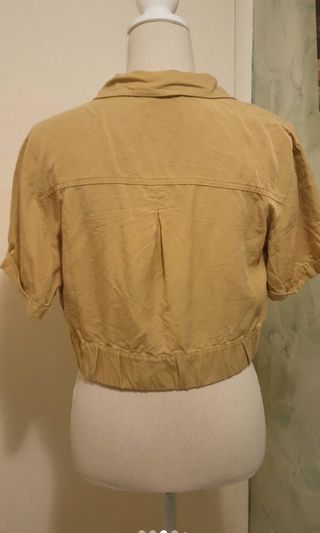 Chaqueta corta Bershka amarilla