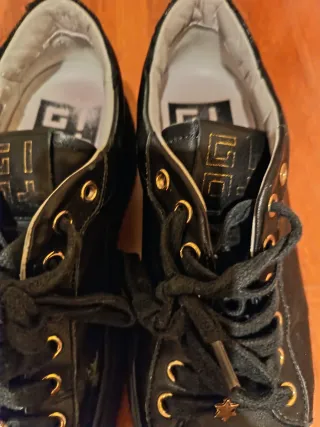 Sneakers Gio nere con dettagli