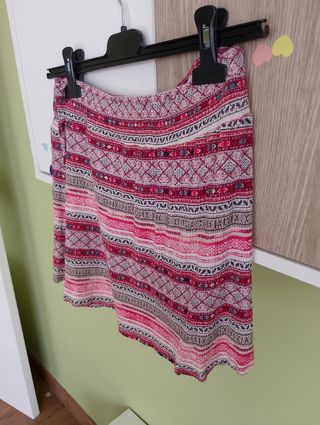 Minifalda vuelo estampado tribal Bershka Talla M